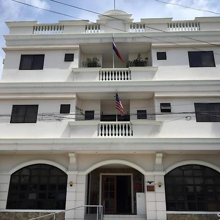 El Haciendero Private Hotel Iloilo City Exterior photo